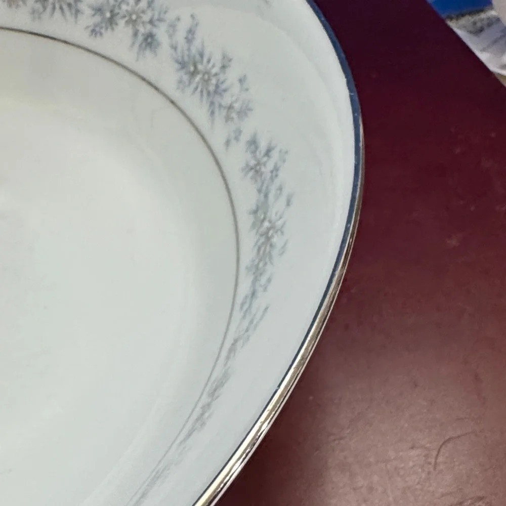 Elegant White and Blue Floral Bowl Noritake Marywood (2181) vegetable bowl 9”